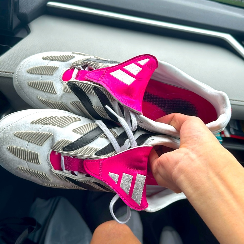 Adidas Predator precision .1 FG pink white